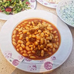 Etli Kuru Fasulye Yemeği Tarifi