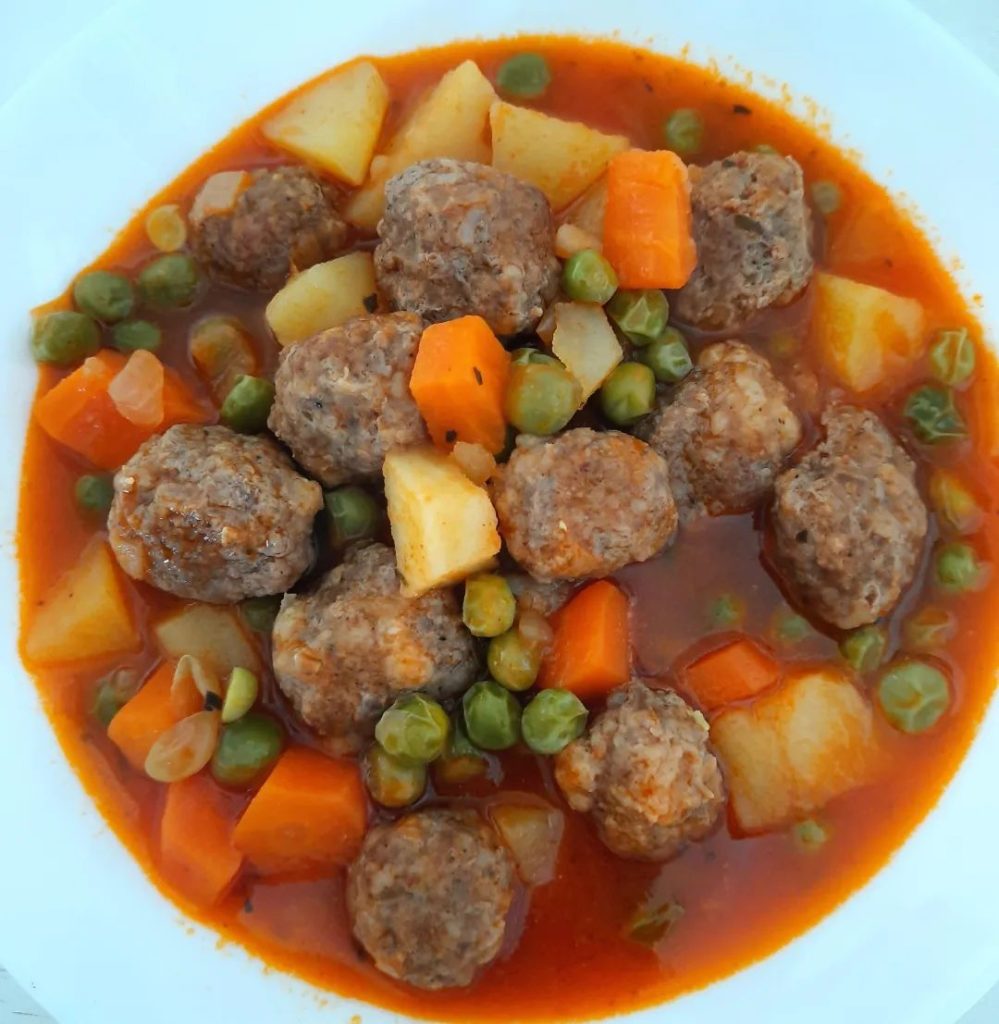 Köfteli Bezelye Yemeği Tarifi