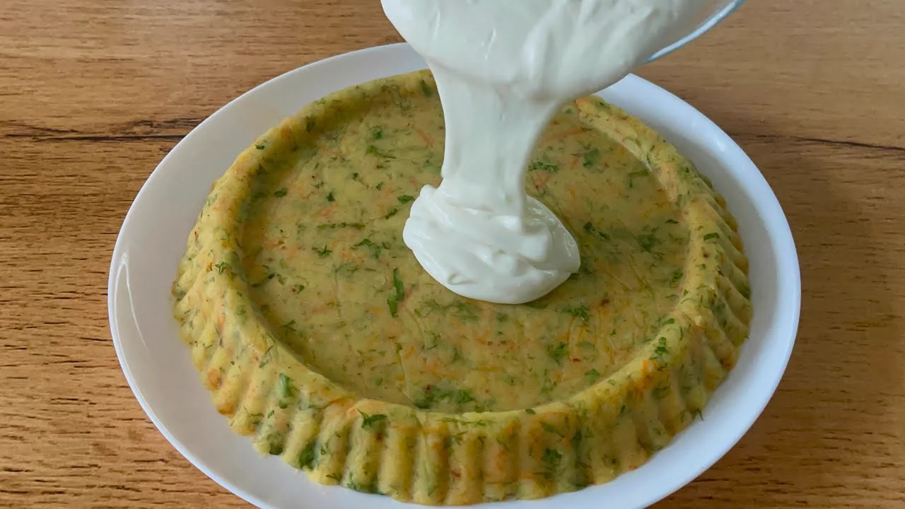 Muhteşem Sunumuyla Yoğurtlu Patates Salatası Gün Sofralarınıza Çok Yakışacak