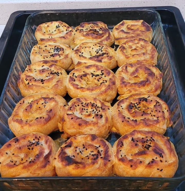 Ispanaklı Gül Böreği Tarifi