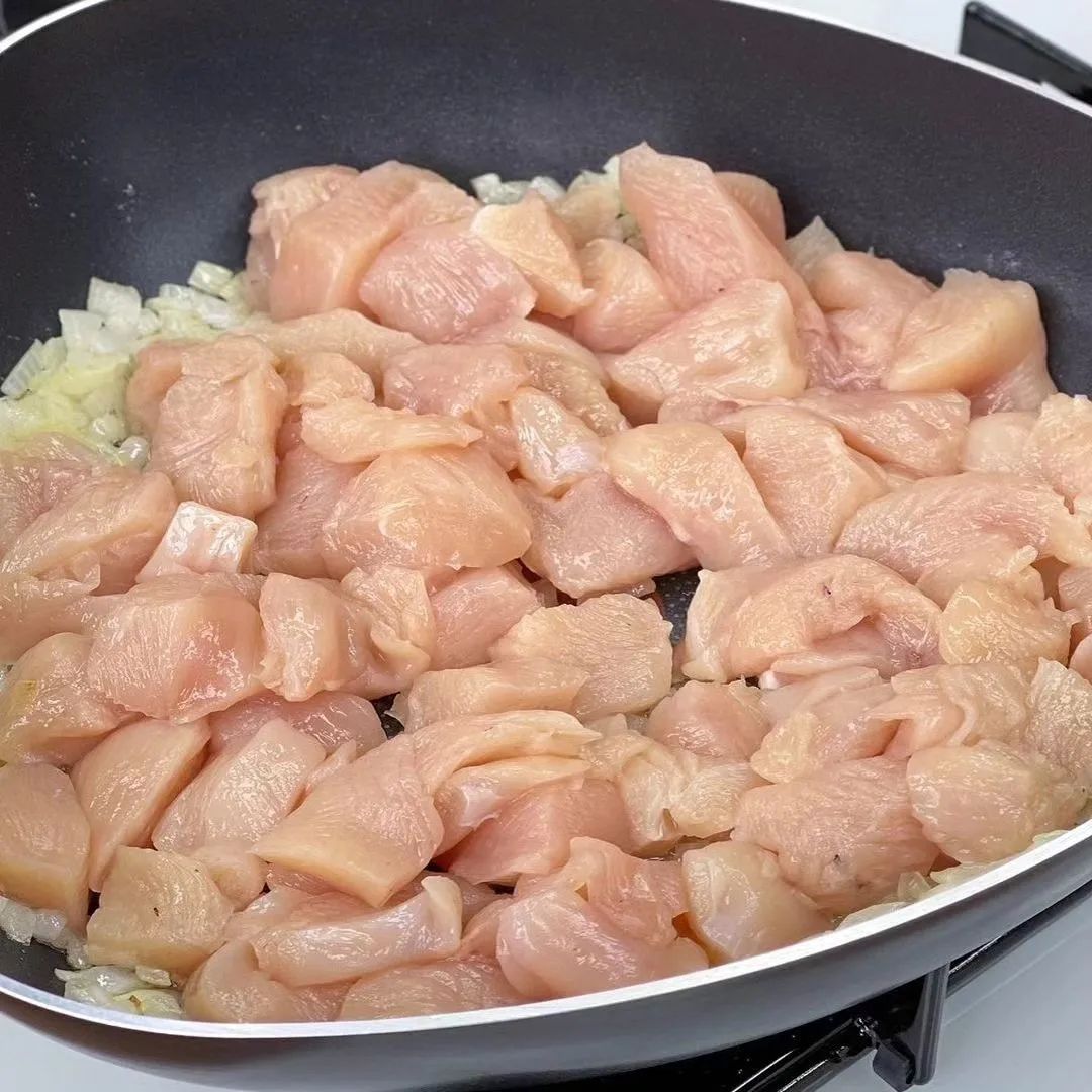 Köri Soslu Mantarlı Tavuk Tarifi
