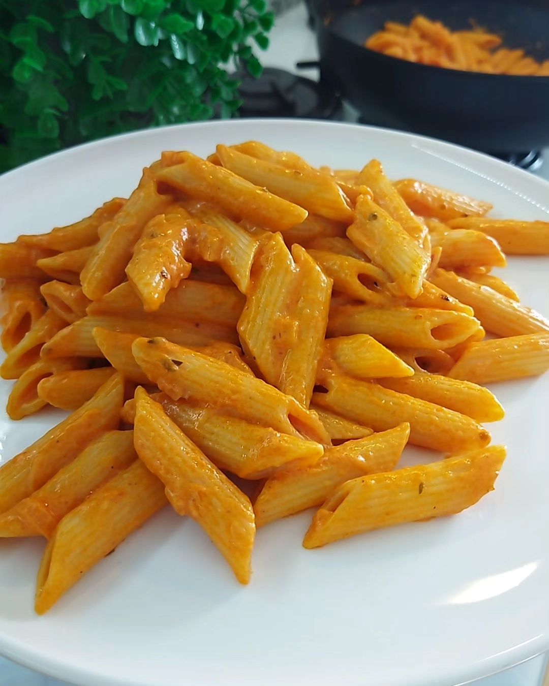 Soslu Kremalı Makarna Tarifi