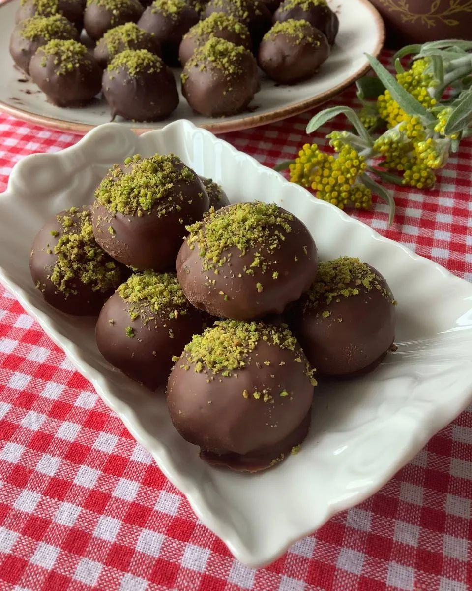 Ferrero Rocher(Çikolata Topları) Tarifi