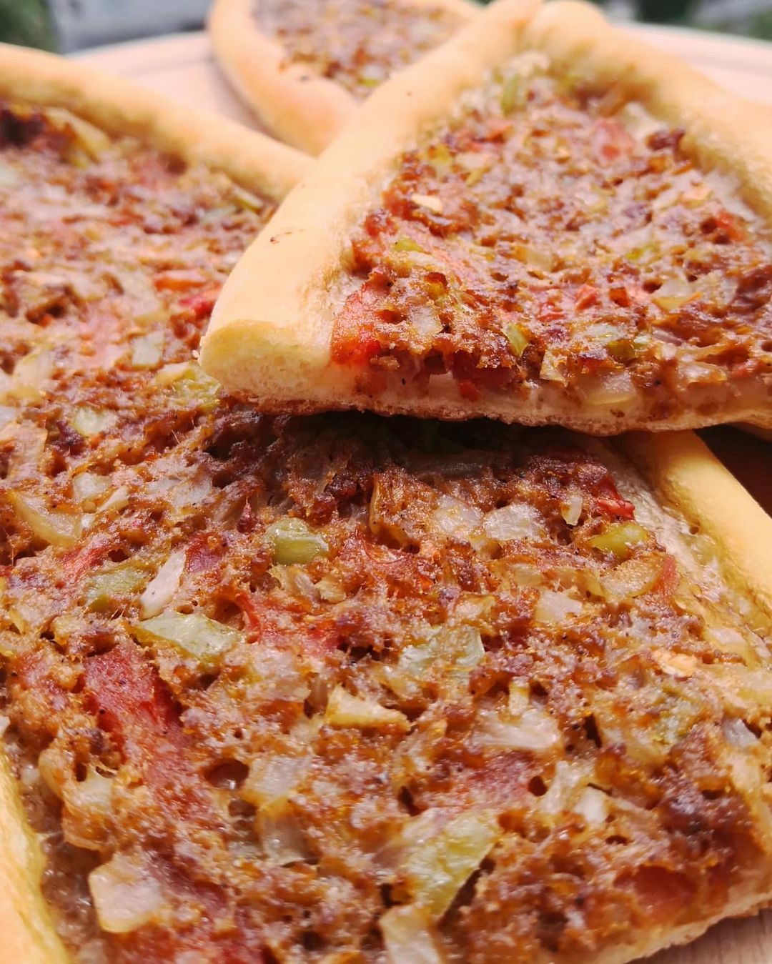 Kıymalı Sebzeli Pide Tarifi