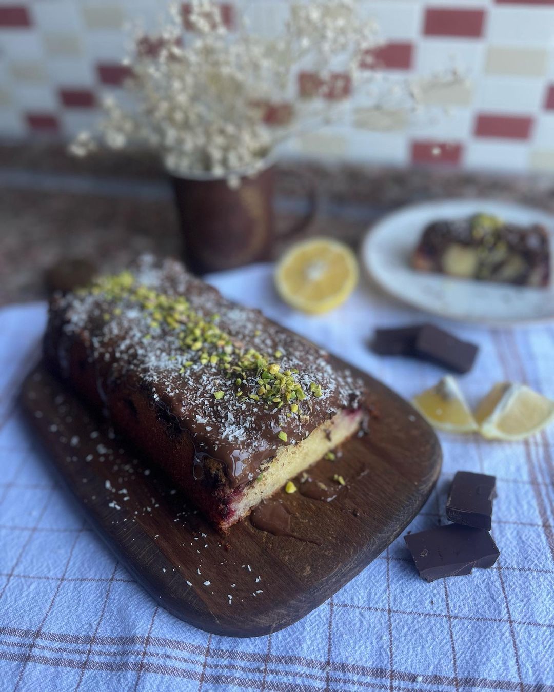 Limon Ve Vişneli Çikolatalı Kek Tarifi