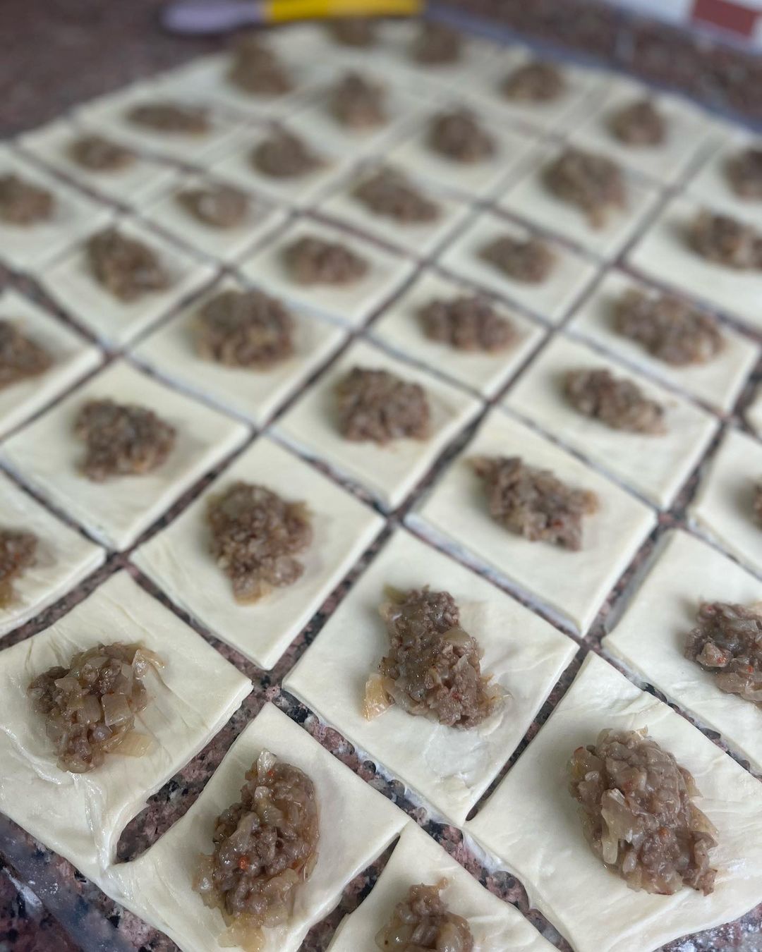 Milföy Tadında Mini Börek Tarifi