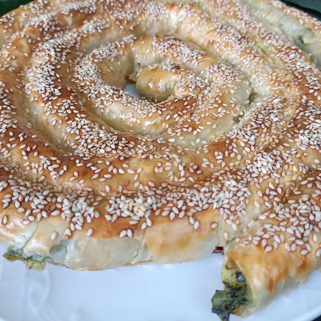 Ispanaklı Tepsi Böreği Tarifi