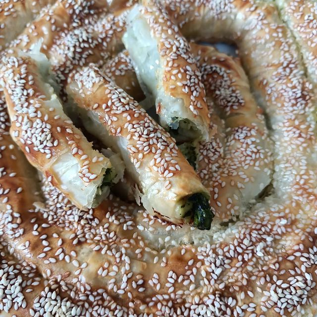 Ispanaklı Tepsi Böreği Tarifi