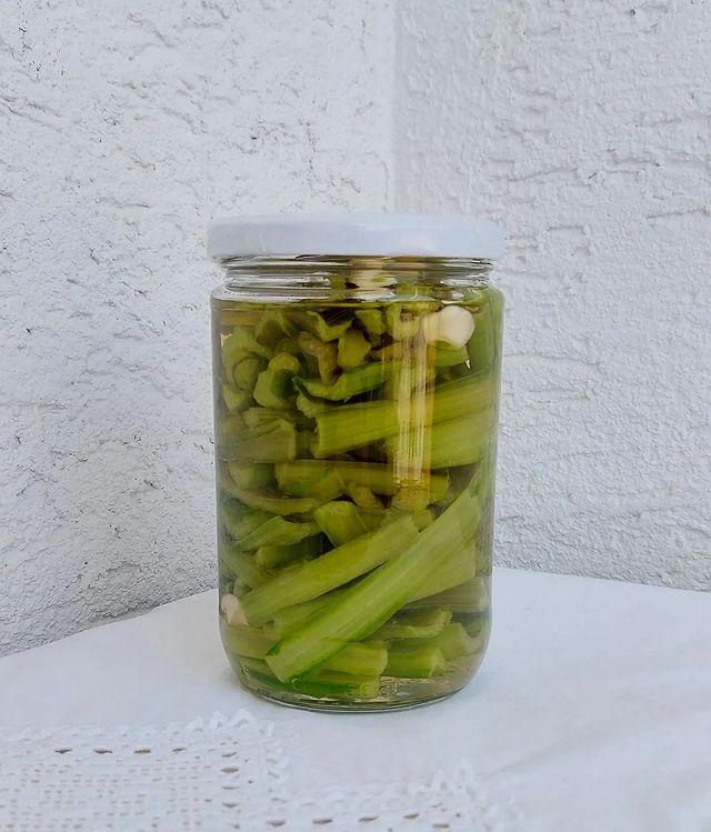Pazı Sapı Turşusu Tarifi