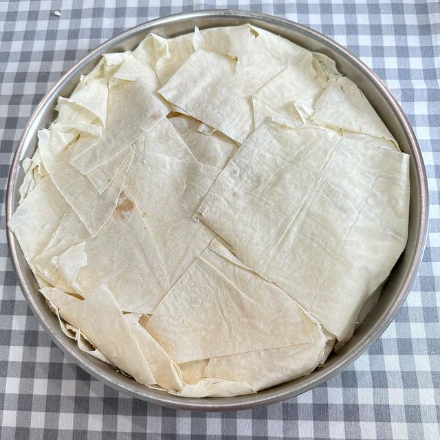Su Böreği Tadında Hazır Yufkadan Peynirli Börek Tarifi