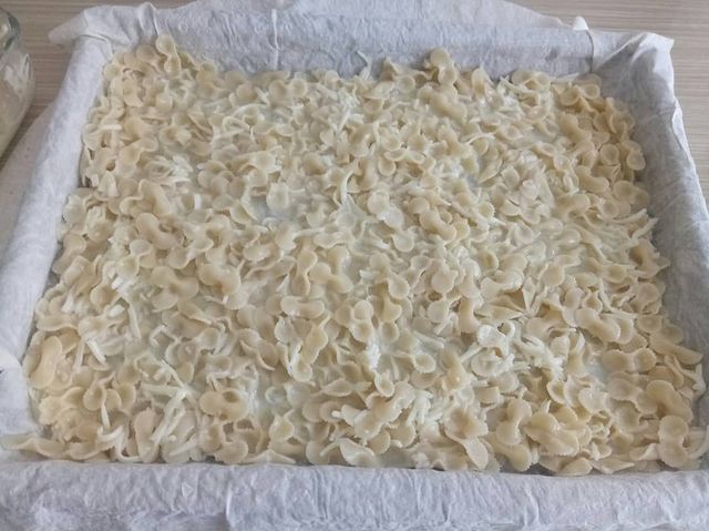 Makarnalı Yalancı Su Böreği Tarifi