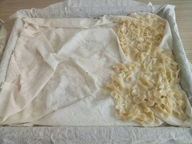Makarnalı Yalancı Su Böreği Tarifi