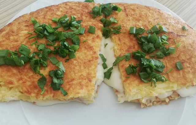 Patatesli Kaşarlı Omlet Tarifi