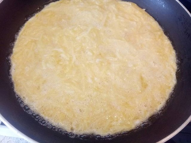 Patatesli Kaşarlı Omlet Tarifi