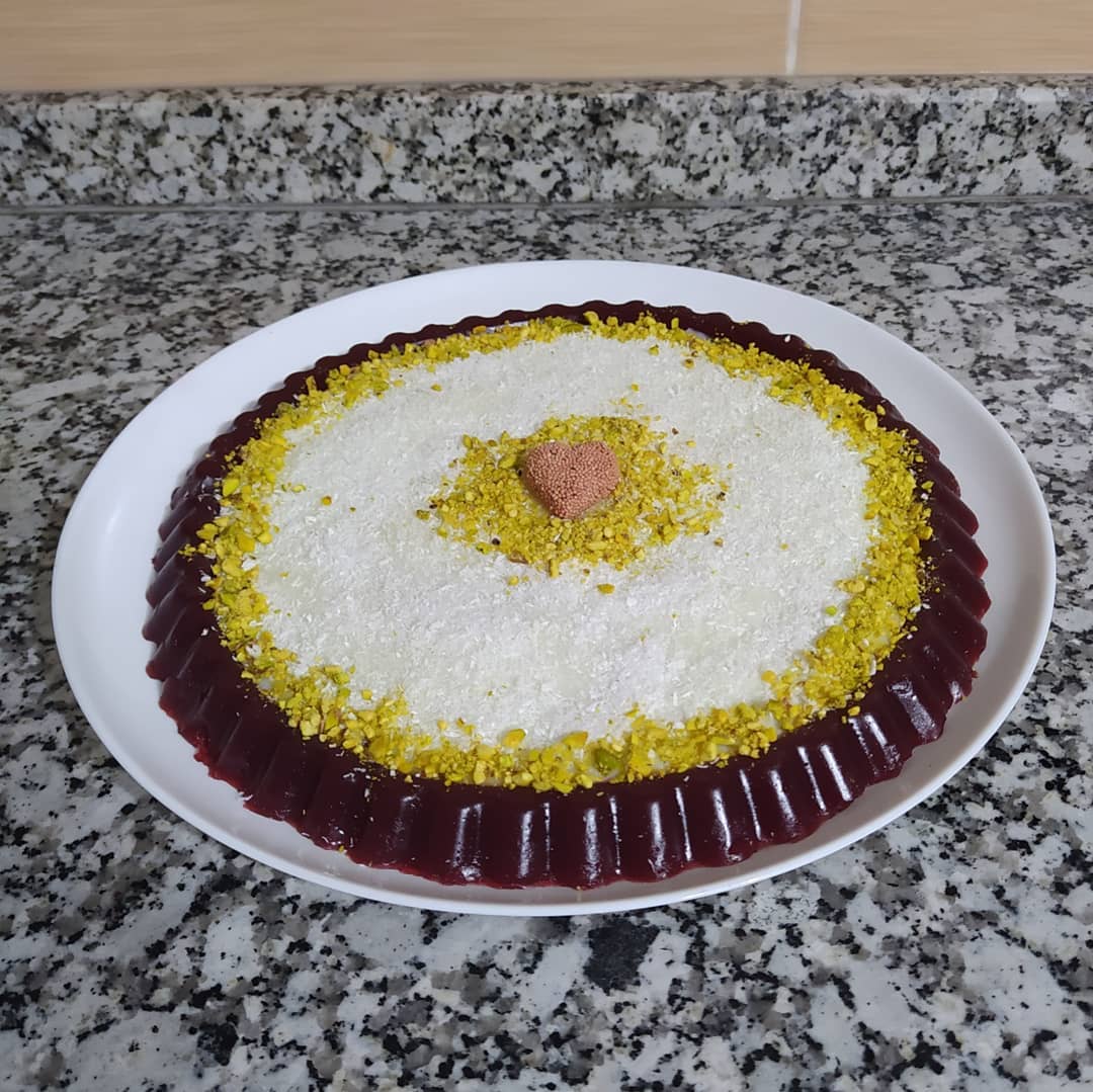Sütlü Vişneli Tatlı Tarifi