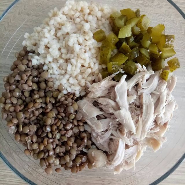 Tavuklu Mercimek Salatası Tarifi