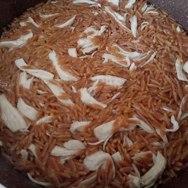 Tavuklu Şehriye Pilavı Tarifi