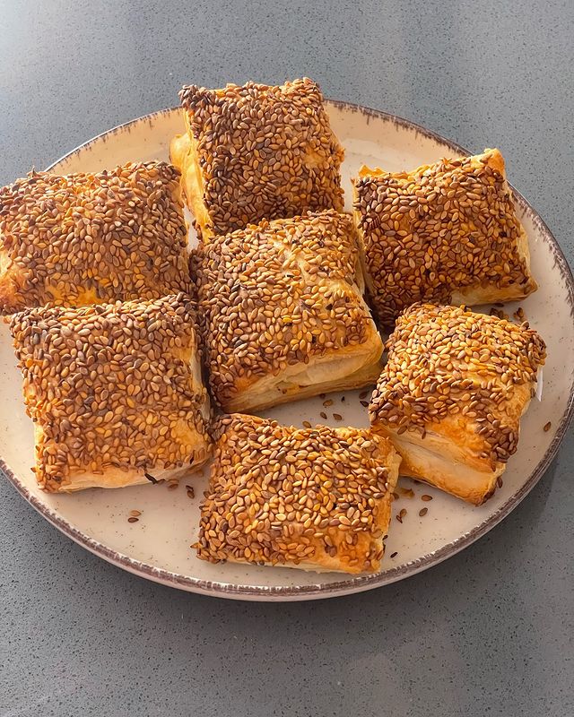Çıtır Çıtır Milföy Böreği Tarifi