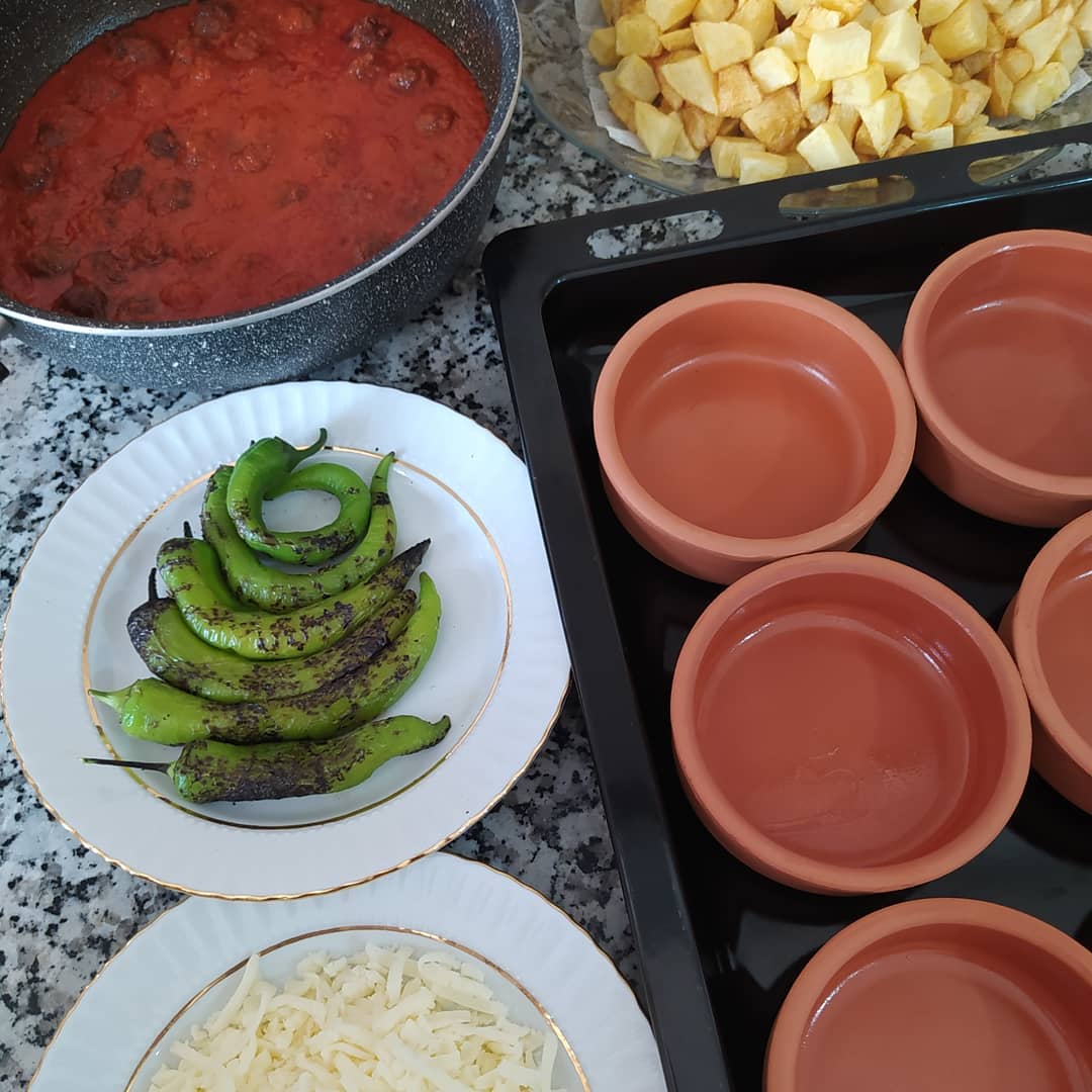 Güveçte Soslu Köfte Tarifi