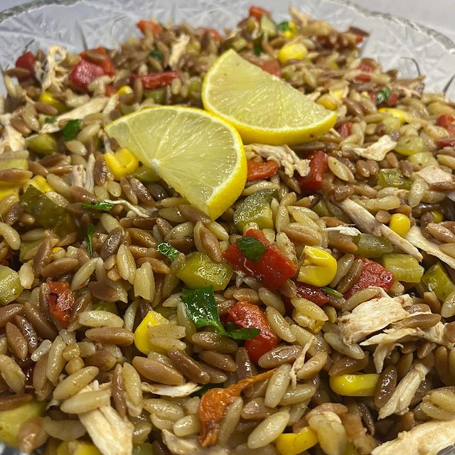 Tavuklu Şehriye Salatası Tarifi
