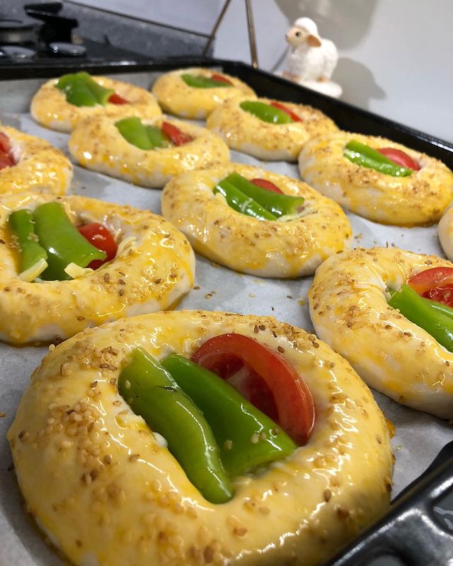 Sıvı Yağlı Pizza Poğaça Tarifi , Sıvı Yağlı Pizza Poğaça Tarifi Nasıl Yapılır?