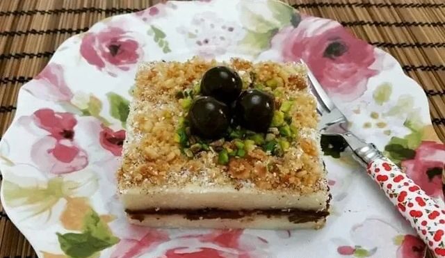 Bisküvili İrmik Tatlısı Tarifi