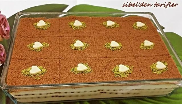 Bisküvili İrmik Tatlısı Tarifi