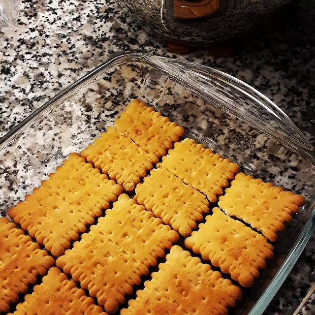 Bisküvili Kolay Pasta Tarifi