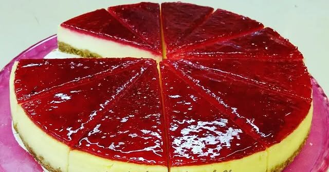 Çilekli Cheesecake Tarifi