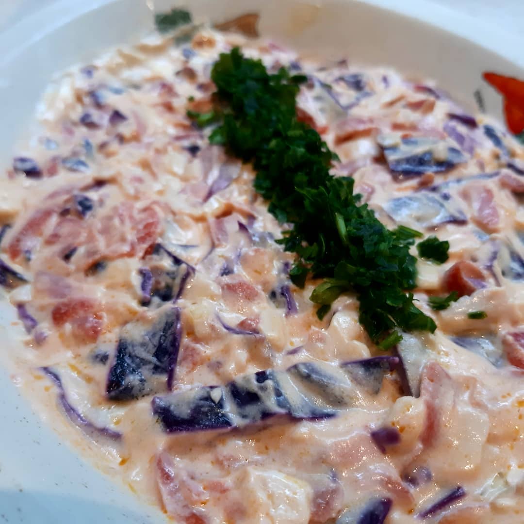 Labneli Kırmızı Lahana Salatası Tarifi