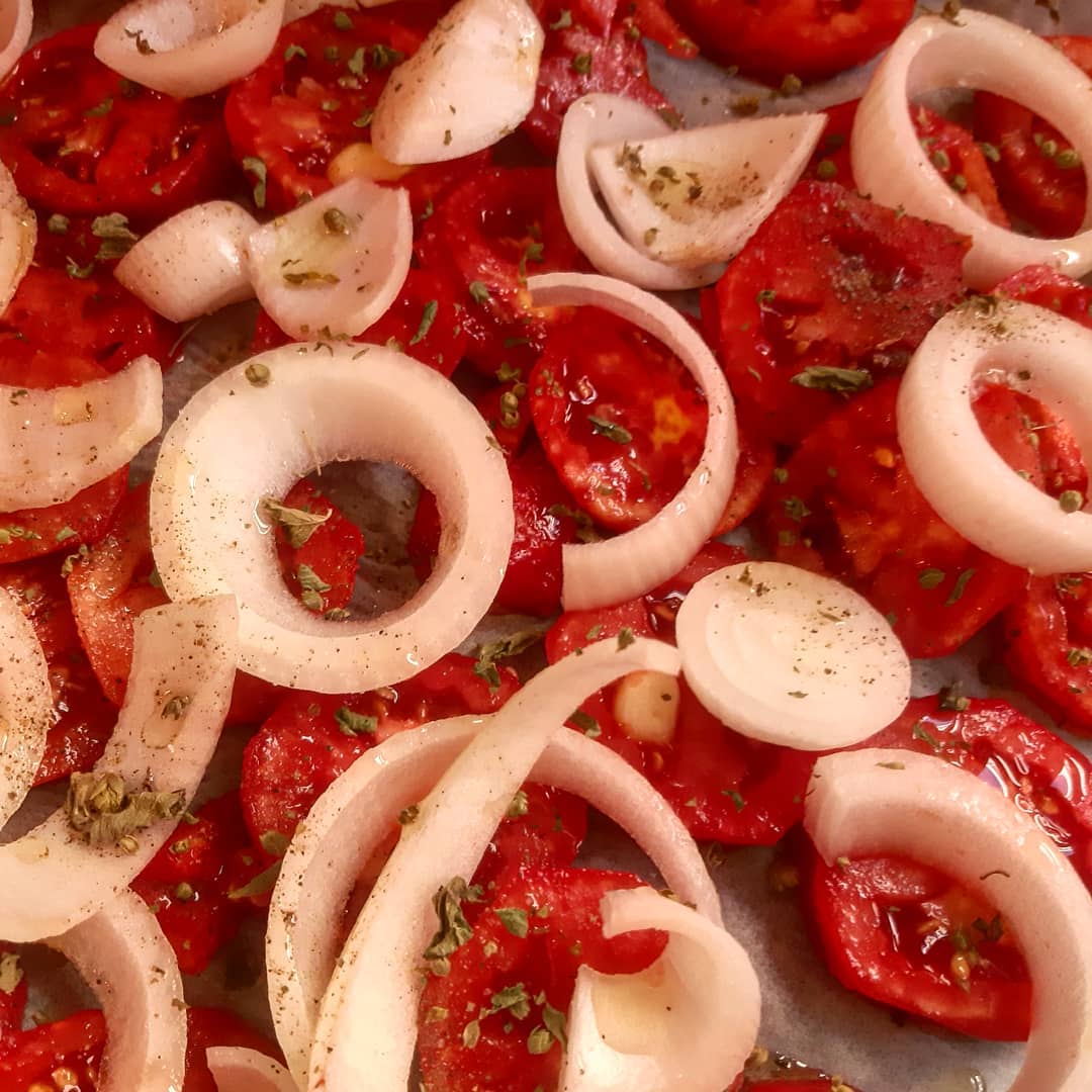 Fırında Közlenmiş Domates Çorbası Tarifi