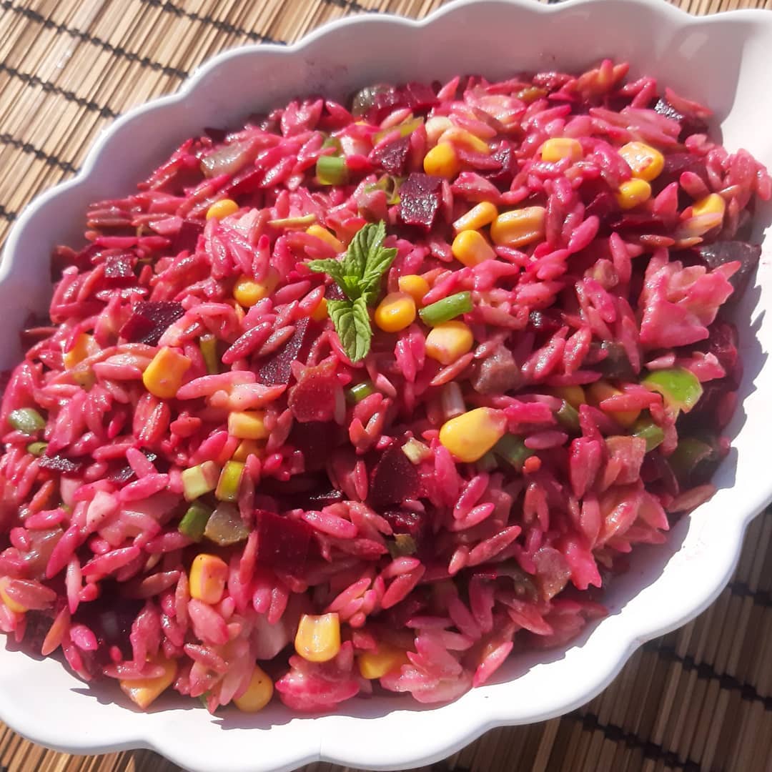 Pembe Arpa Şehriye Salatası Tarifi
