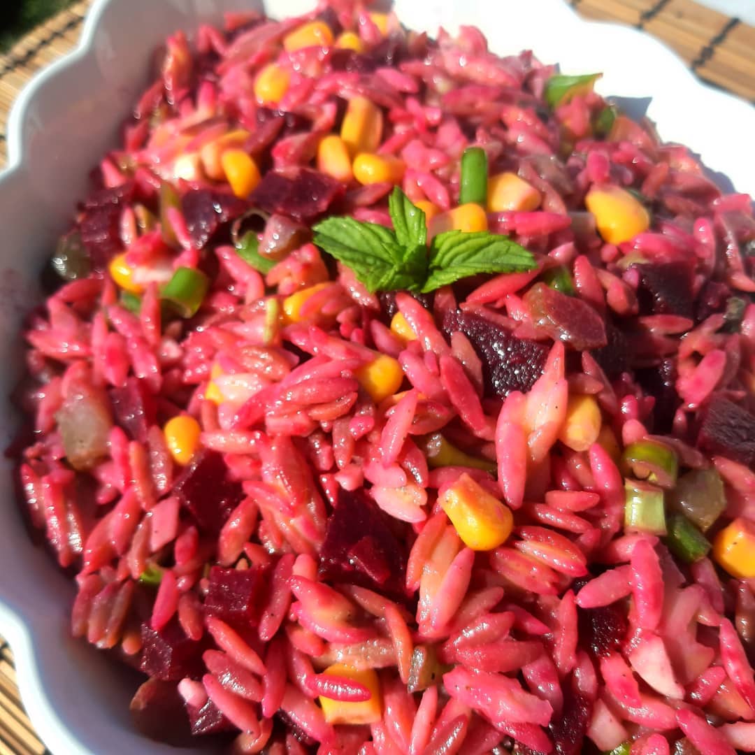 Pembe Arpa Şehriye Salatası Tarifi