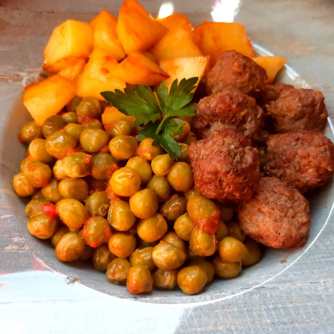 Bezelyeli Patatesli Köfte Yemeği Tarifi
