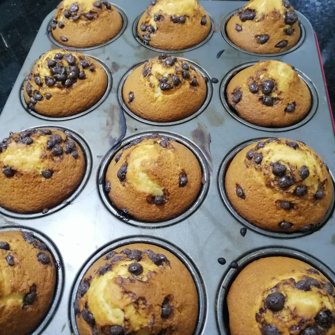 Damla Çikolatalı Sade Muffin Tarifi