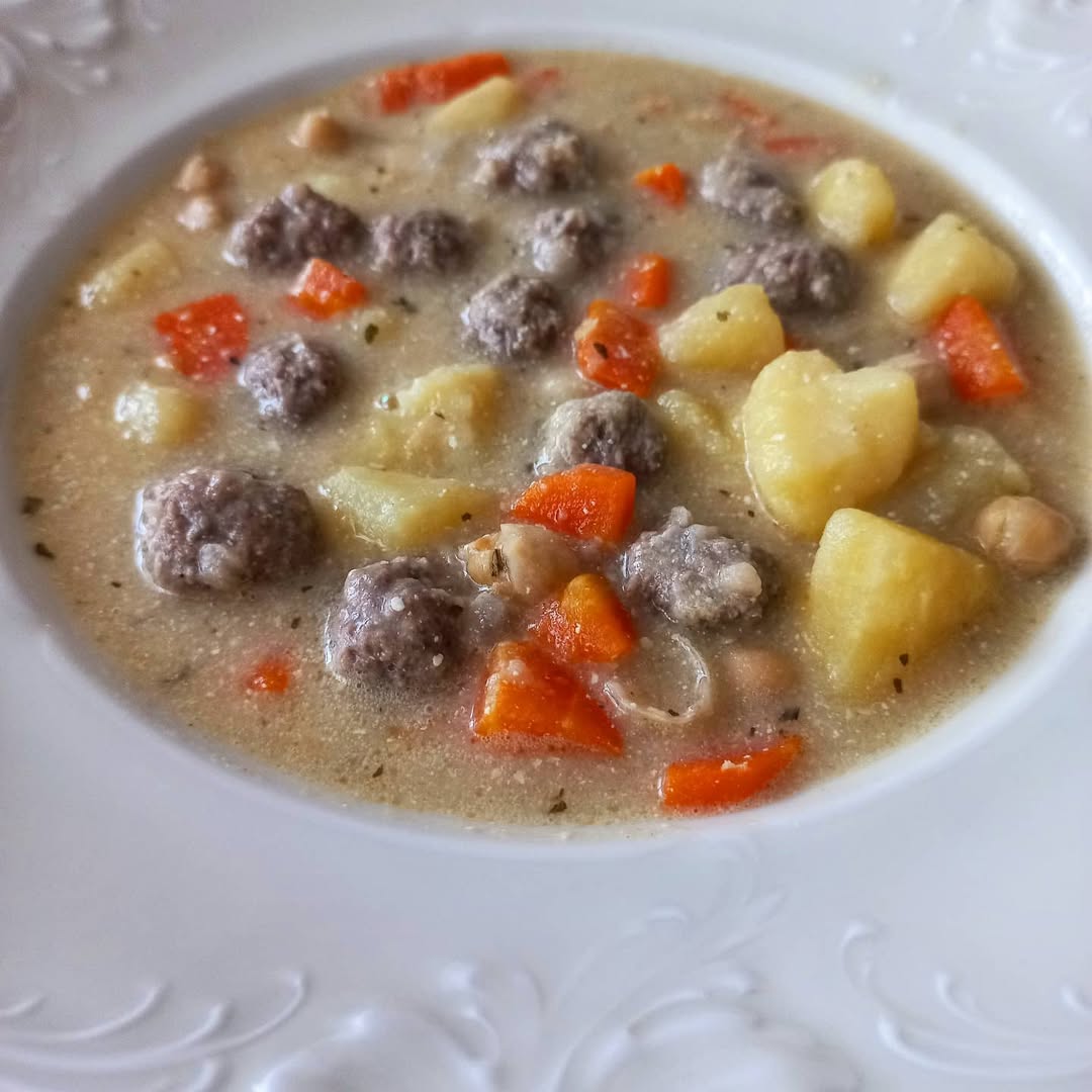 Ekşili Sulu Köfte Tarifi