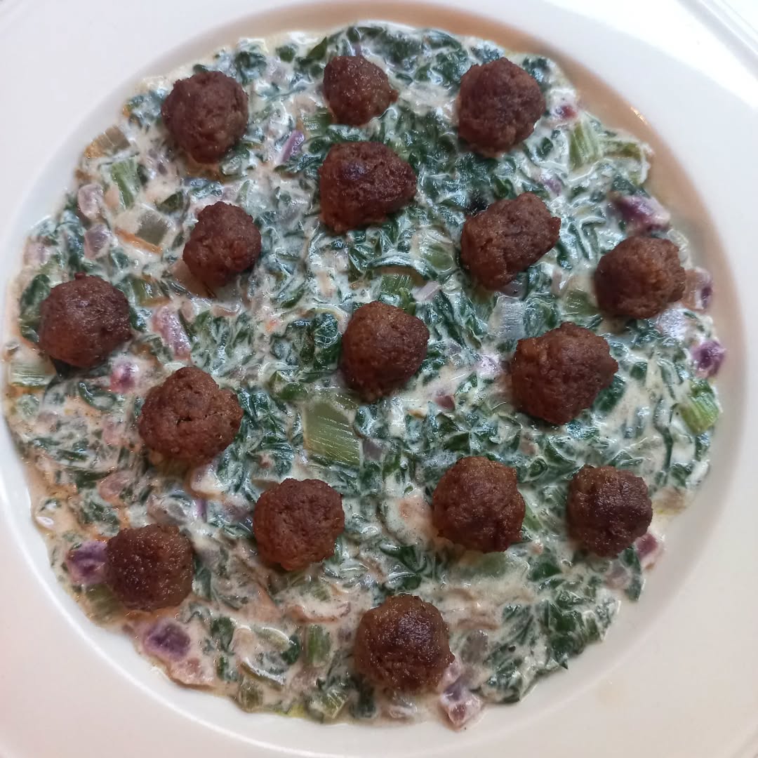 Köfteli Pazı Kavurması Tarifi