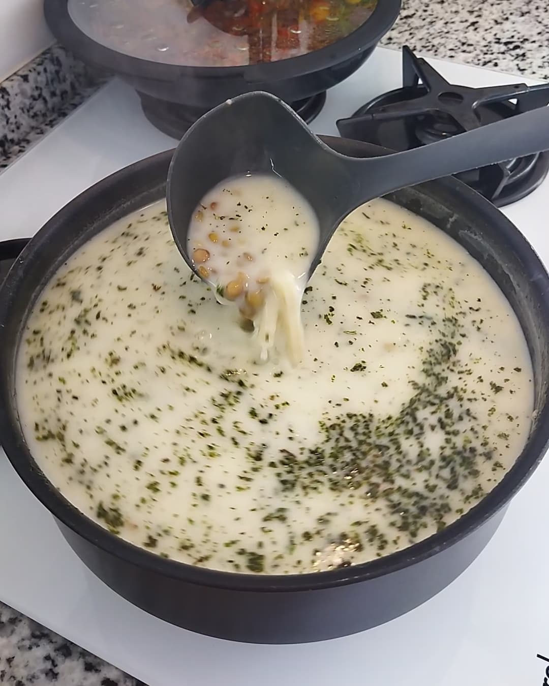 Mercimekli Erişteli Yoğurt Çorbası Tarifi