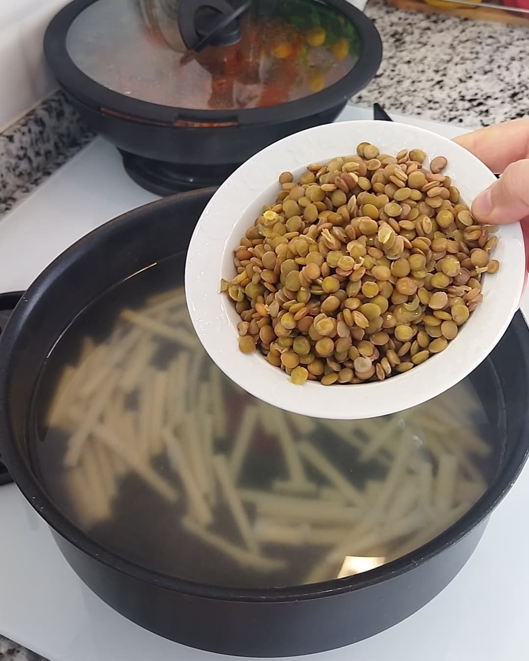 Mercimekli Erişteli Yoğurt Çorbası Tarifi
