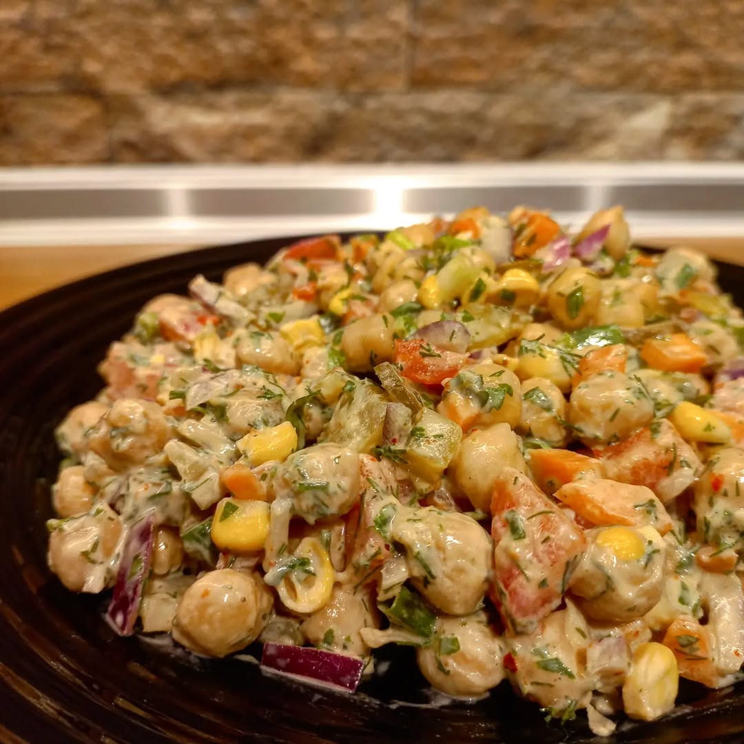 Tahinli Nohut Salatası Tarifi