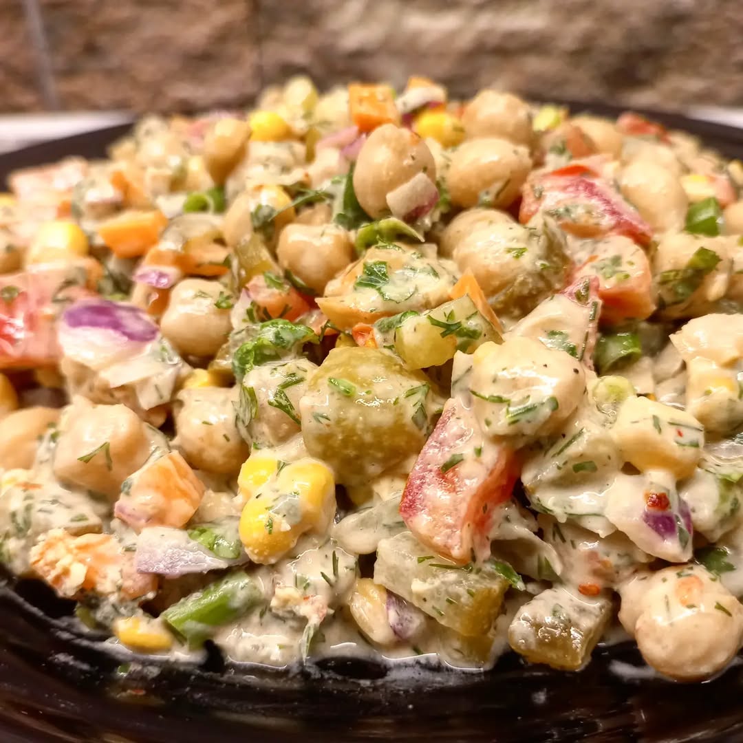 Tahinli Nohut Salatası Tarifi