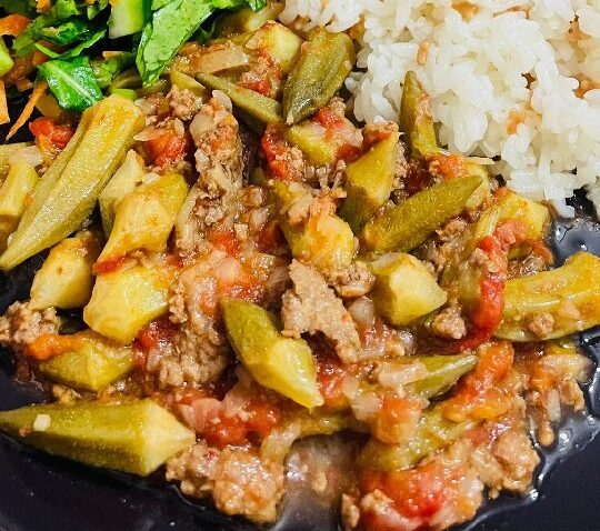 Kıymalı Bamya Yemeği Tarifi