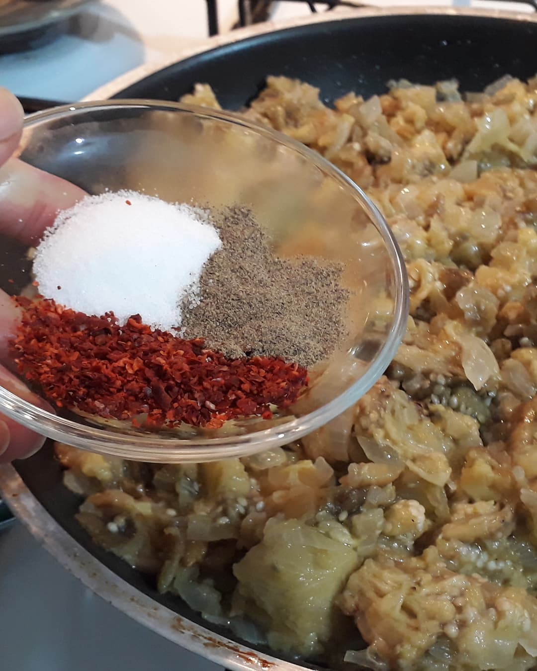 Köz Patlıcanlı Börek Tarifi