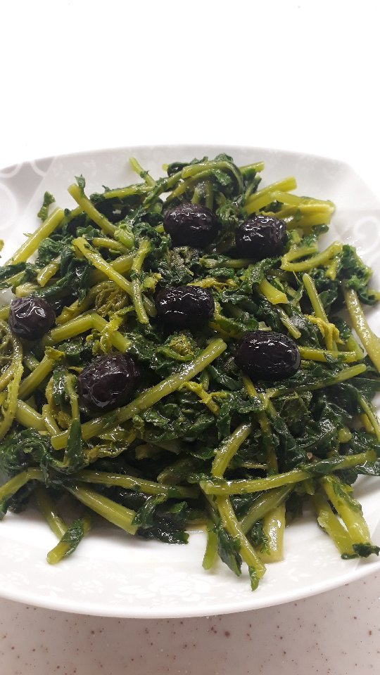 Turp Otu Salatası Tarifi
