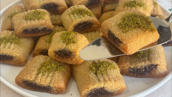 Ağızda Dağılan İrmikli Kakaolu Şerbetli Tatlı
