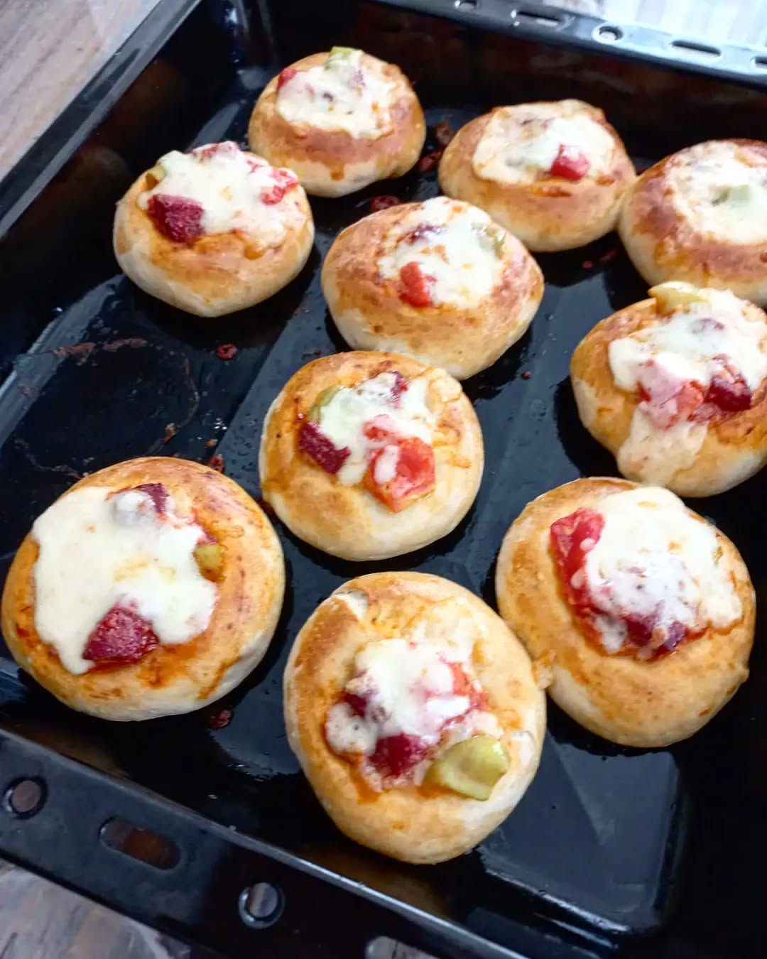 İkramlık Mini Pizza Tarifi