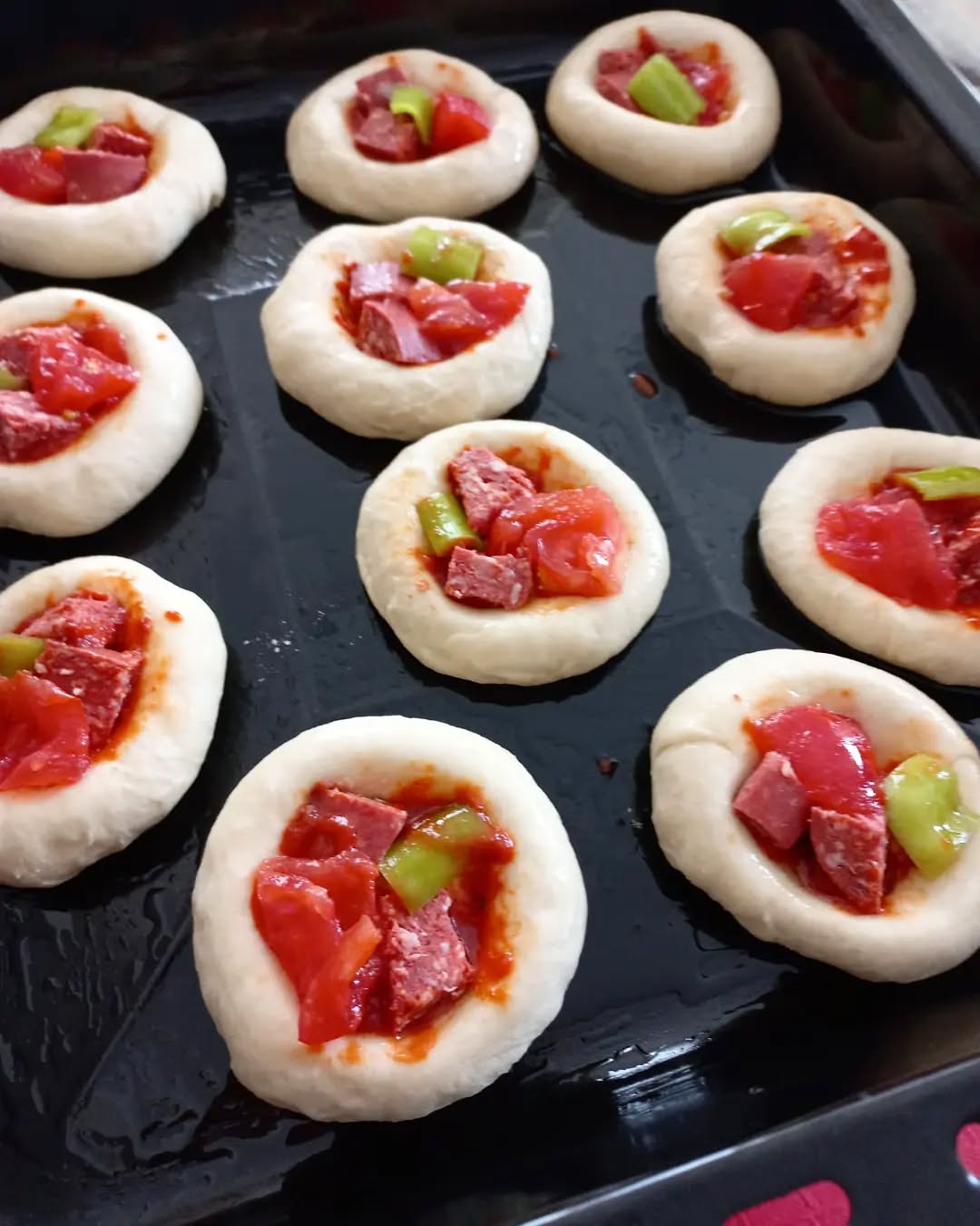 İkramlık Mini Pizza Tarifi