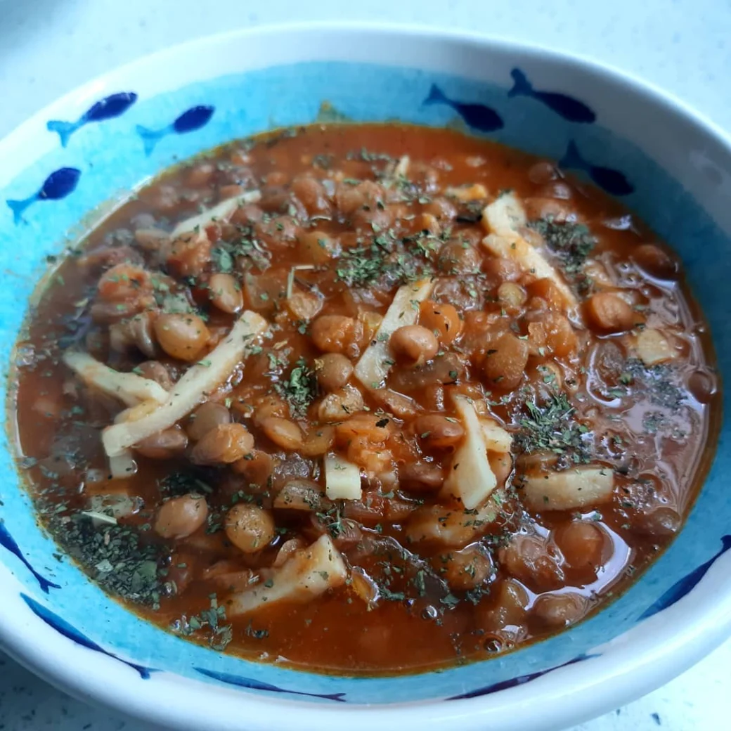 Erişteli Yeşil Mercimek Çorbası Tarifi