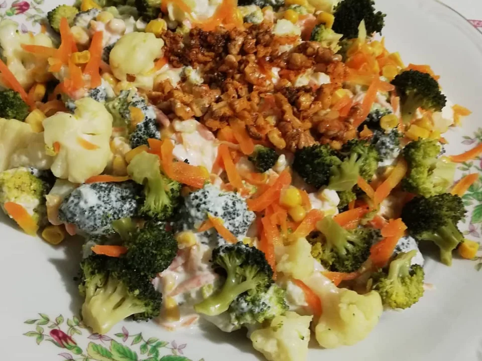 Brokoli Salatası