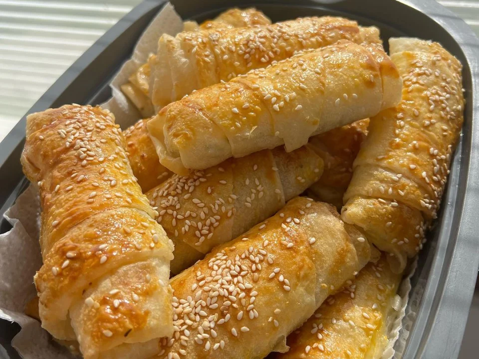 Unlu Sirkeli Peynirli Börek